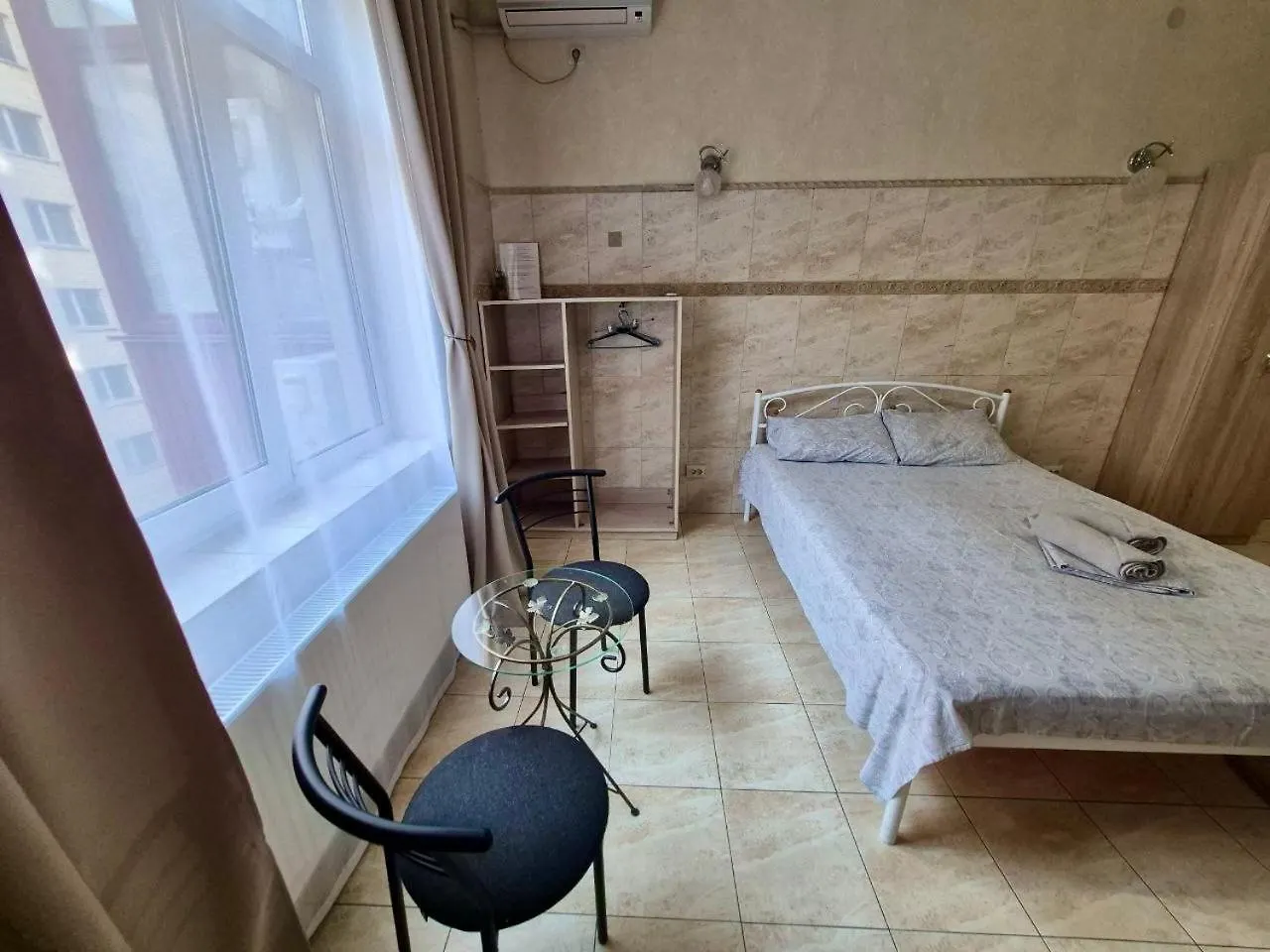 Studio Apartment Metro Pechersk Kyiv Ukraine