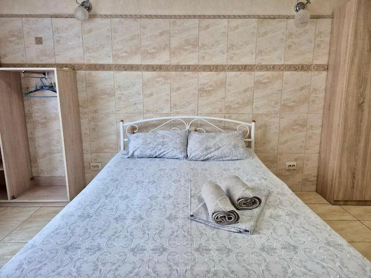 Studio Apartment Metro Pechersk Kyiv